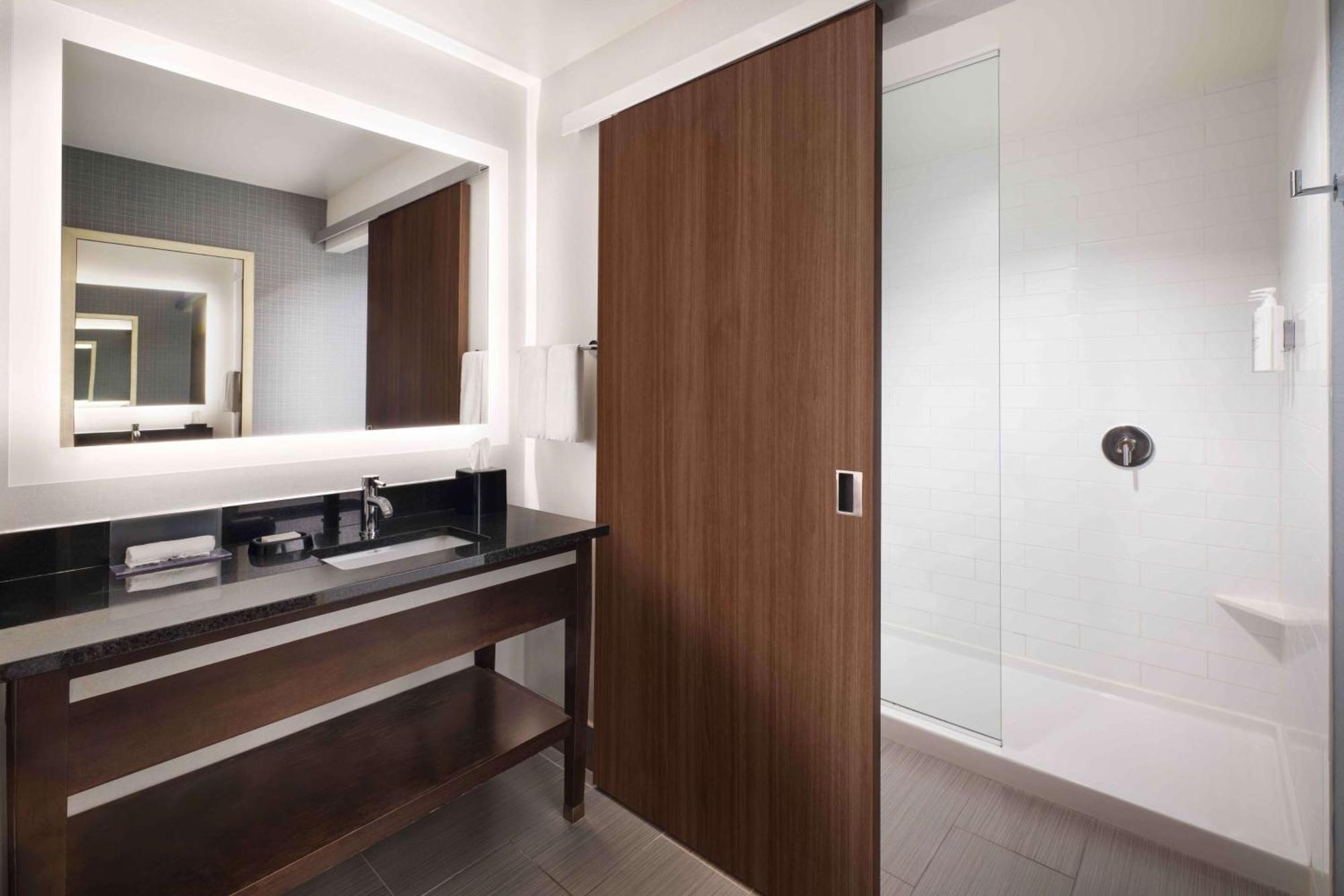 Hampton Inn & Suites Denver Downtown Convention Center Dış mekan fotoğraf